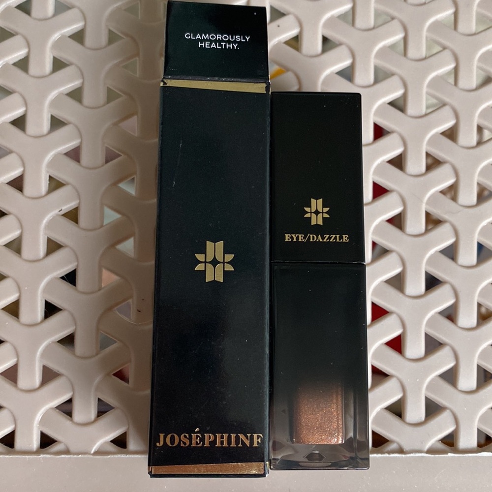 Liquid Eyeshadow Josephine Eye Dazzle Meet Leona rose gold shimmer wand New NWT